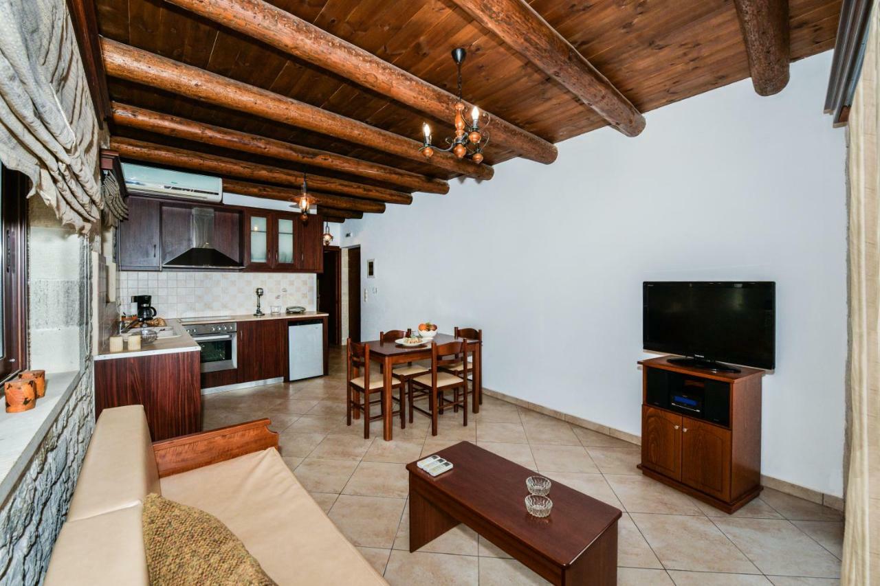 Ariadni Apartments Sfinarion Exterior photo